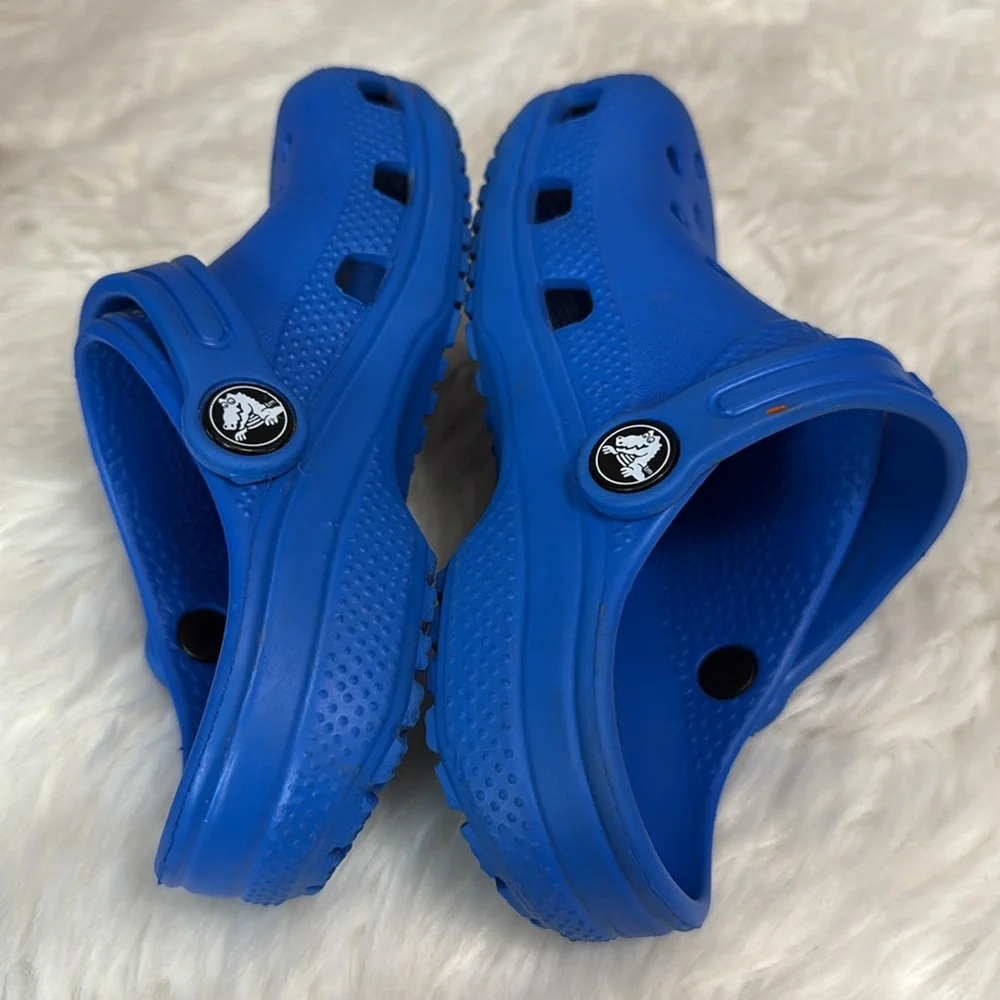 CROCS classic clogs
